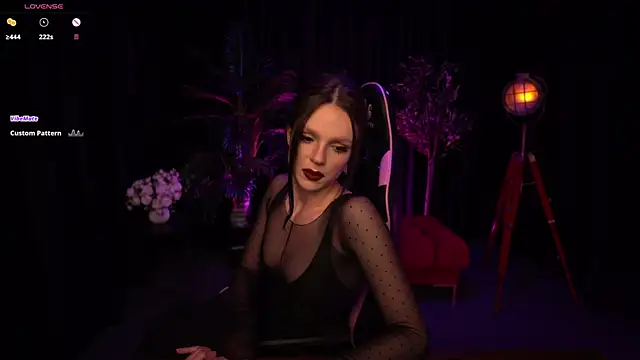 Snapshot of Wild_Alice_me chatting on 06-10-26, 03:55 Wild Alice me online show from 06-10-26, 03:55