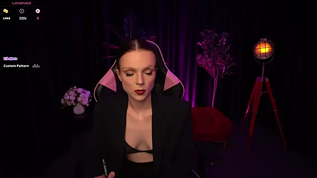 Snapshot of Wild_Alice_me chatting on 07-19-26, 03:16 Wild Alice me online show from 07-19-26, 03:16