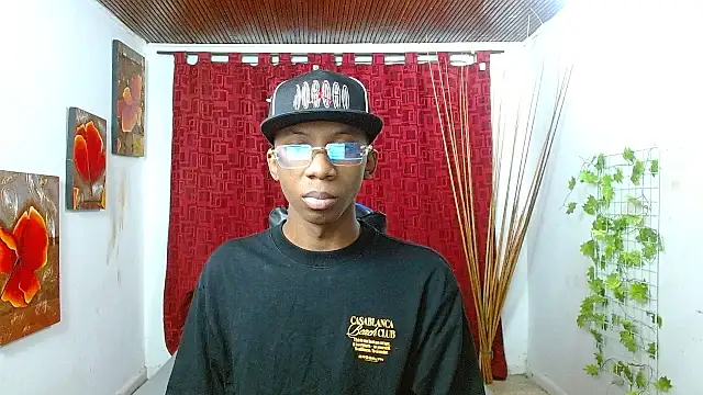 milo018 online show from 04-25-26, 08:17