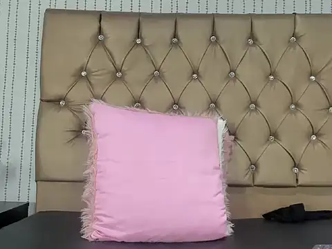 hanna luciana online show from 04-15-26, 07:58