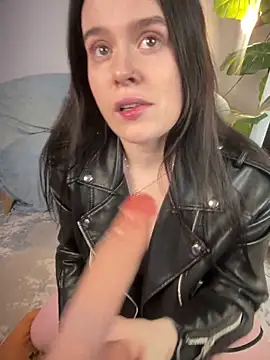 JustMira online show from 04-28-26, 02:27