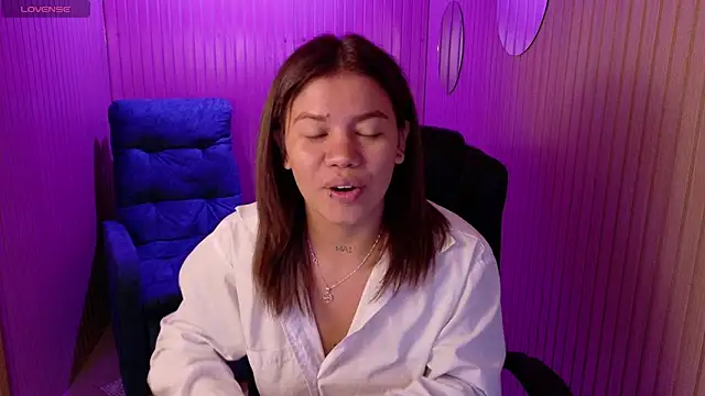 Alessia Monroe  online show from 04-27-26, 09:13