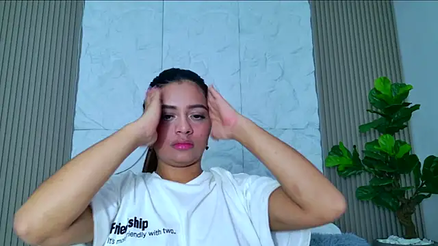 Snapshot of DulceQueen1 chatting on 03-02-26, 12:45 DulceQueen1 online show from 03-02-26, 12:45