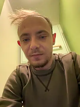 Snapshot of Crevette311 chatting on 11-23-25, 08:58 Crevette311 online show from 11-23-25, 08:58