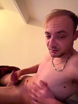 Snapshot of Crevette311 chatting on 11-24-25, 11:15 Crevette311 online show from 11-24-25, 11:15