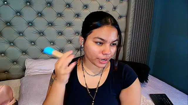 NAOMI cute  online show from 04-10-26, 06:01