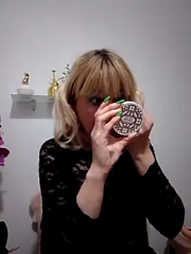 -Nefertiti- online show from 03-07-26, 08:06