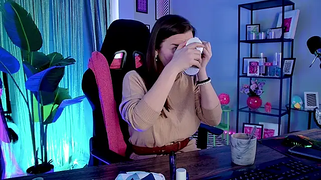 Golden Dragon online show from 04-24-26, 09:01