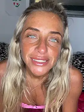 ScarlettGold  online show from 04-15-26, 09:37