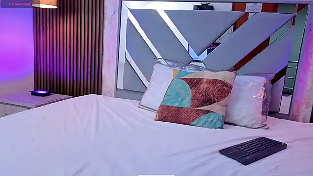 LittleeSara18 online show from 02-25-26, 11:09