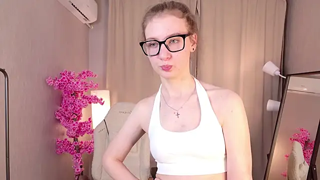 PinkClou9 online show from 04-10-26, 10:25