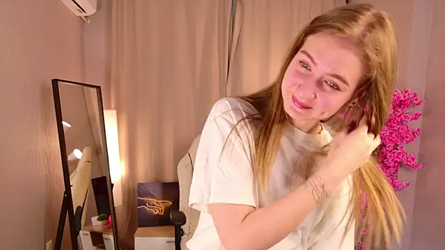 PinkClou9 online show from 04-16-26, 10:12