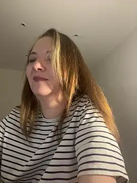 DistrictGirl online show from 03-28-26, 08:30