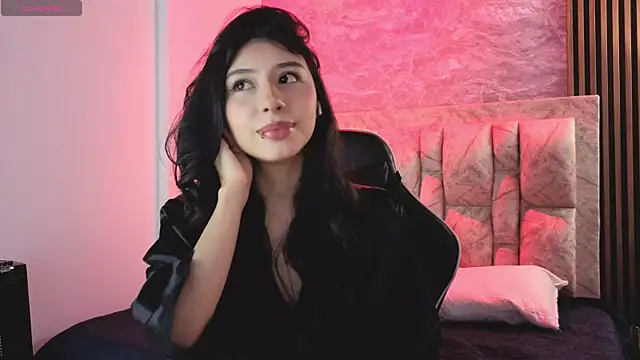 chloe bluee  online show from 04-24-26, 11:23