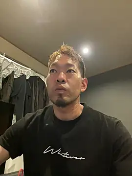 Snapshot of ryuaaaaa chatting on 05-10-26, 04:56 ryuaaaaa online show from 05-10-26, 04:56