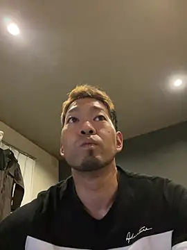 Snapshot of ryuaaaaa chatting on 05-27-26, 01:08 ryuaaaaa online show from 05-27-26, 01:08