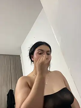Snapshot of scarleth_marquezz chatting on 05-27-26, 02:41 scarleth marquezz online show from 05-27-26, 02:41
