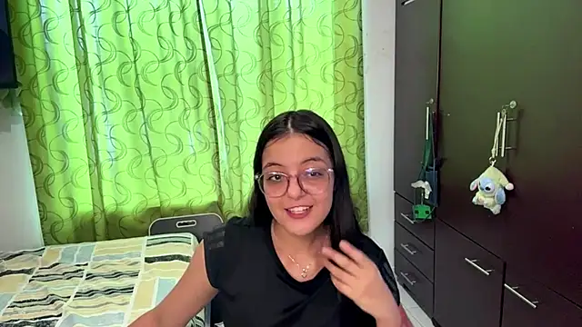 AnneliesePedaci online show from 05-13-26, 07:33