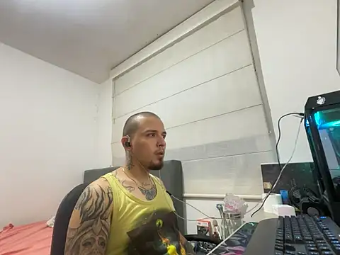 Snapshot of Maximo_Garcia17 chatting on 03-14-26, 03:01 Maximo Garcia17 online show from 03-14-26, 03:01