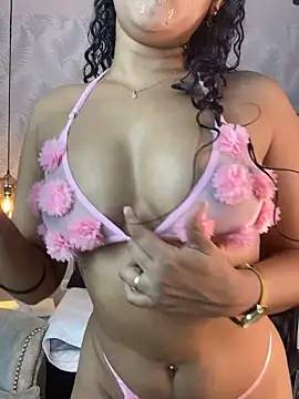 Miaafoxx   online show from 02-21-26, 07:48