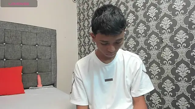 Little Twink19x online show from 03-13-26, 07:09