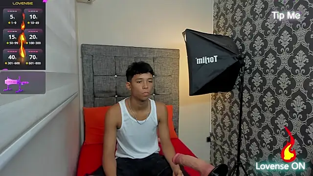 Little Twink19x online show from 06-11-26, 07:34