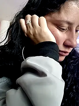 LunaDamasco online show from 04-23-26, 02:46