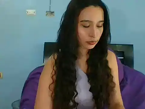 Snapshot of scarlettscottx_ chatting on 03-24-26, 11:32 scarlettscottx online show from 03-24-26, 11:32