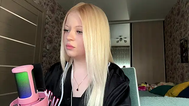 JeneeBIanks online show from 03-08-26, 09:13