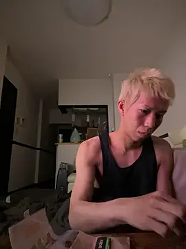 Snapshot of Yumemiru-k chatting on 05-05-26, 04:53 Yumemiru-k online show from 05-05-26, 04:53