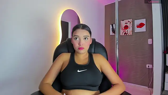 Tiphanysalvatore online show from 03-02-26, 10:49