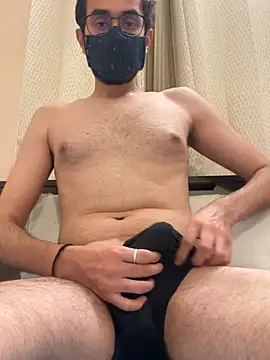 Snapshot of helloguys20 chatting on 03-16-26, 06:56 helloguys20 online show from 03-16-26, 06:56