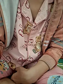 Snapshot of kieuqueen92 chatting on 02-23-26, 01:47 kieuqueen92 online show from 02-23-26, 01:47