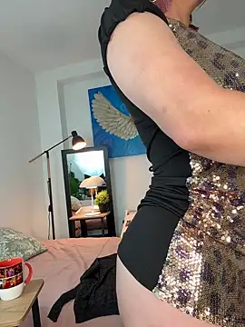 Viictoria-Jones online show from 03-25-26, 10:21