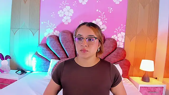 Sara colyn online show from 02-26-26, 09:03