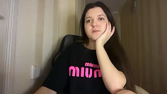 Snapshot of Eloise_Pattie chatting on 02-25-26, 11:03 Eloise Pattie online show from 02-25-26, 11:03