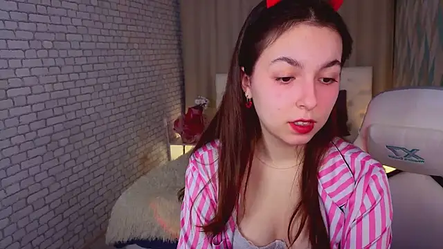 BellaThery online show from 03-18-26, 05:10