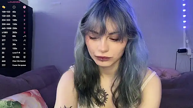 Emmibrilson online show from 04-12-26, 11:48