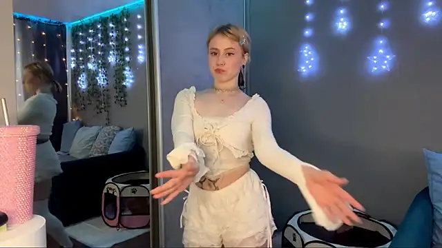 ZyrelihVayne online show from 03-04-26, 08:09