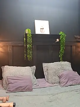 milk chloe  online show from 04-21-26, 01:50