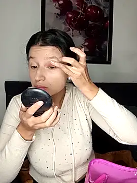 milk chloe  online show from 04-25-26, 01:52