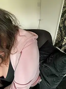 Busty-GilfQuinn online show from 03-10-26, 09:36