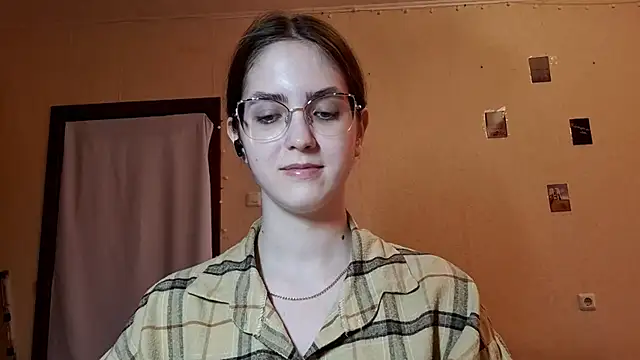 Snapshot of Katelemon chatting on 05-11-26, 01:17 Katelemon online show from 05-11-26, 01:17