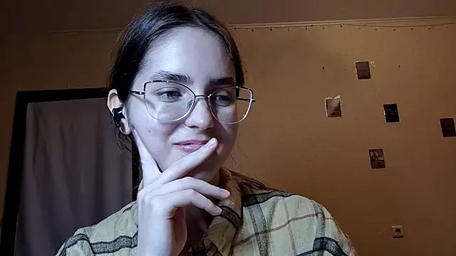 Snapshot of Katelemon chatting on 05-11-26, 04:04 Katelemon online show from 05-11-26, 04:04