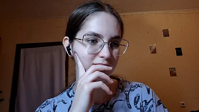Snapshot of Katelemon chatting on 05-22-26, 02:33 Katelemon online show from 05-22-26, 02:33