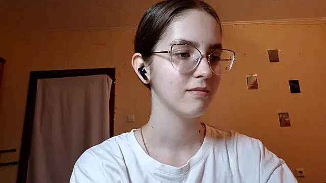 Snapshot of Katelemon chatting on 05-24-26, 01:38 Katelemon online show from 05-24-26, 01:38