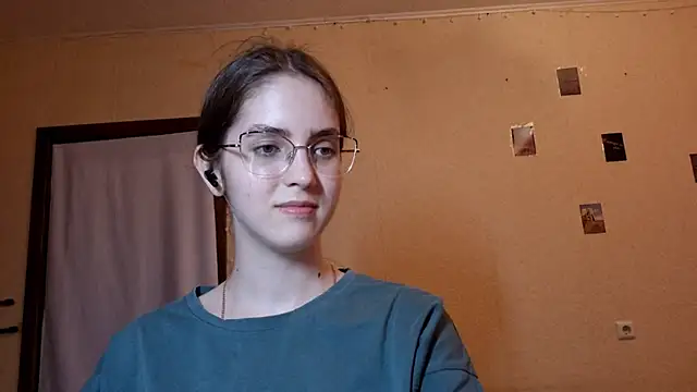 Snapshot of Katelemon chatting on 06-03-26, 02:19 Katelemon online show from 06-03-26, 02:19