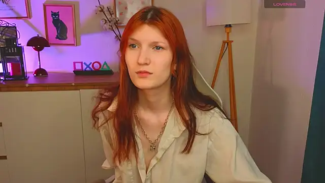 Snapshot of 11itt1efox chatting on 06-07-26, 02:43 11itt1efox online show from 06-07-26, 02:43