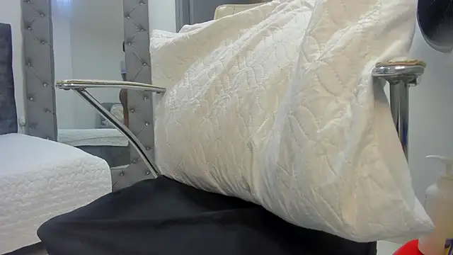 Evelyn  Cortes online show from 03-12-26, 03:12