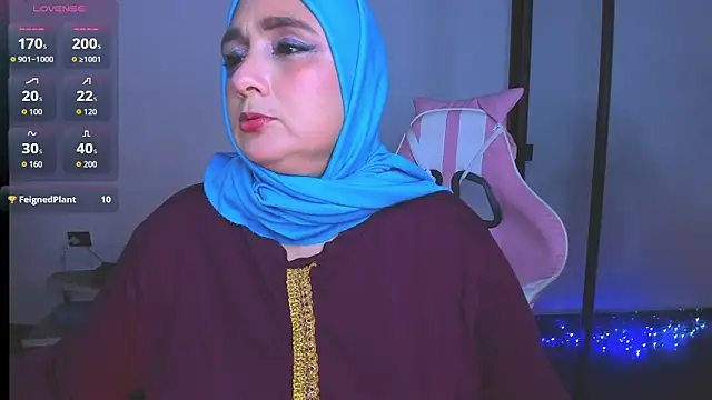 HijabiMilff online show from 06-11-26, 03:43